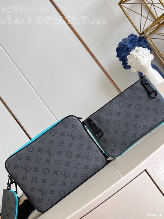 LOUIS MESSENGER TRIO VUITTON 0309
